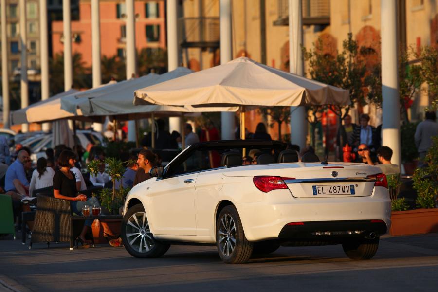  Lancia Flavia Convertible 2012 года  (фото 22 из 92)